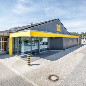 Frontansicht Gewerbezentrum Syke Aussenansicht Netto